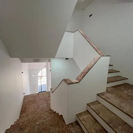 Portas Residence, Pensión *