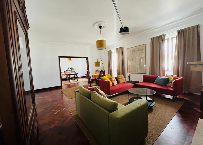 Portas Residence, Quartos & - Center 招待所 蓬塔德尔加达