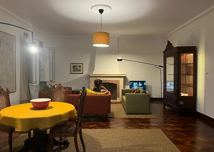 Portas Residence, Quartos & - Center 招待所 蓬塔德尔加达