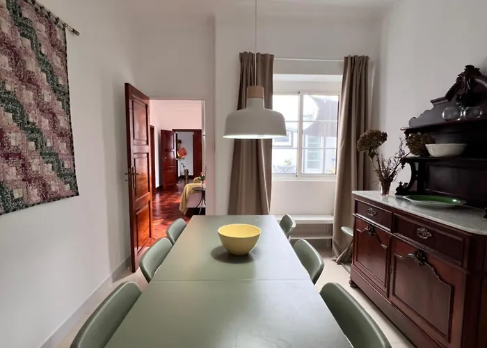 Portas Residence, Quartos & - Center 招待所 蓬塔德尔加达